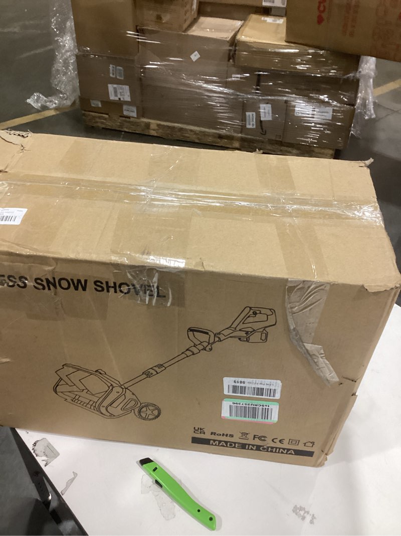 Cordless snow shovel