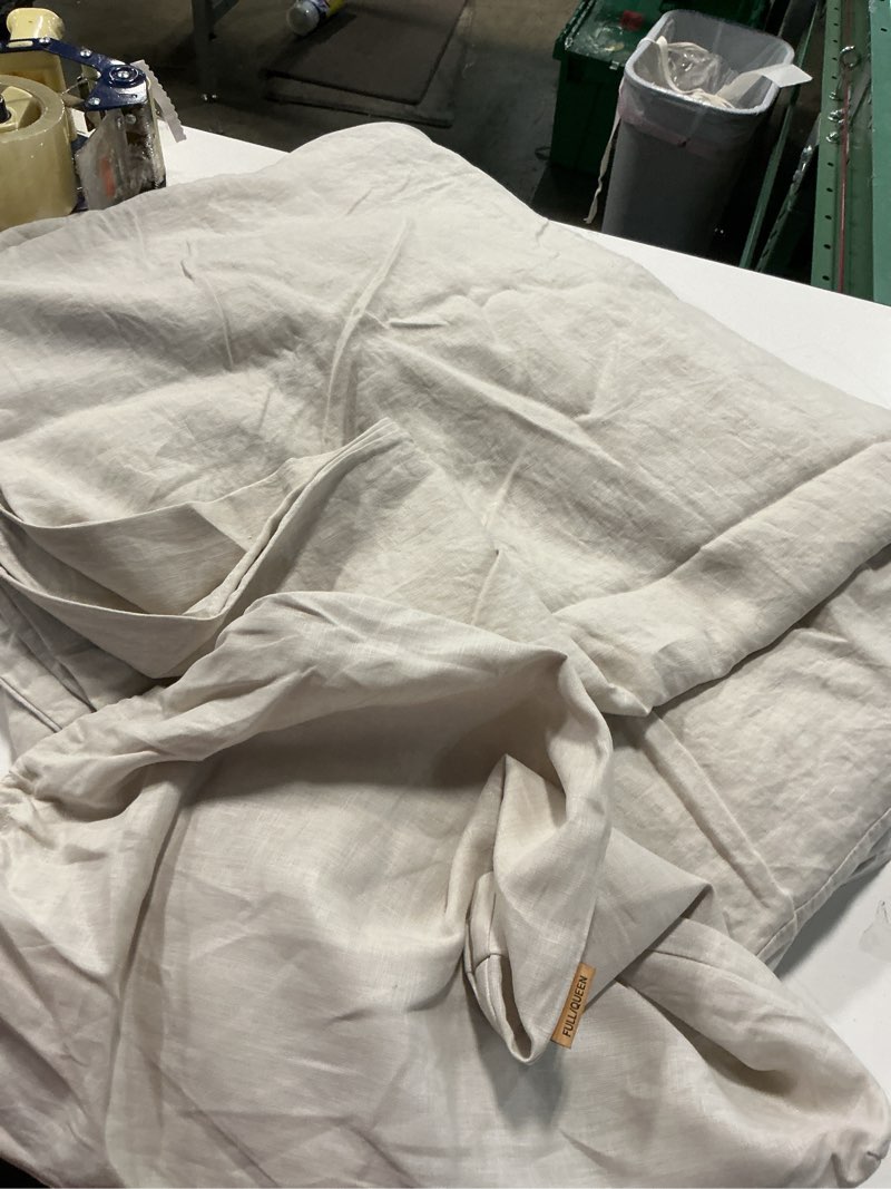Condition photo showing As Is for european linen fitted sheet set