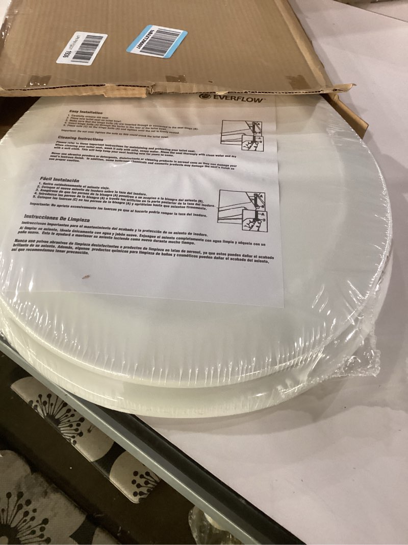 Condition photo showing Good Condition for highcraft premium round toilet seat with slow-close design & adjustable hinges - molded wood toilet seat - fits standard round toilets - round seat in white