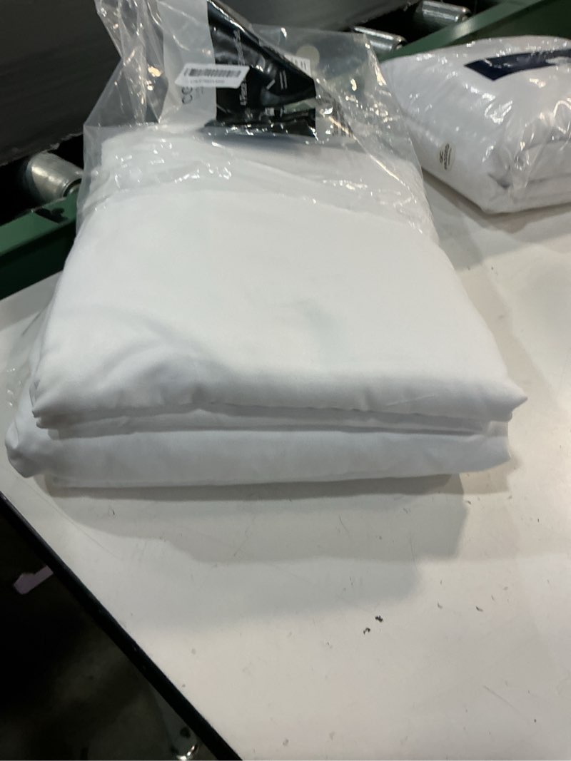 Condition photo showing Good Condition for king size 4 piece sheet set - comfy breathable & cooling sheets - hotel luxury bed sheets for women & men - deep pockets, easy-fit, extra soft and wrinkle free sheets - white oeko-tex bed sheet set 01 - white king