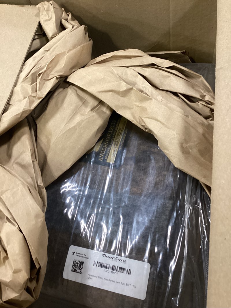 Condition photo showing Good Condition for Natural Alpaca & Sheep Wool Blanket – Twin Size – Heavyweight Warmth, Thick, Breathable, Natural Texture & Scent, 63 x 84 Inches, 4.2 lbs – Made in Peru Earth Tones Twin