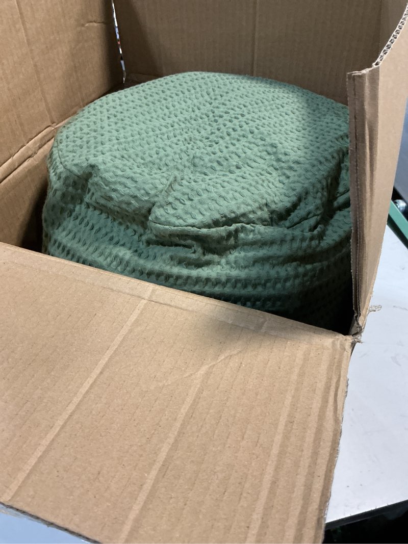 Condition photo showing Good Condition for Levtex Home - Cloud Waffle Forest Green Comforter Set - Full/Queen Comforter + Two Standard Pillow Cases - Waffle Weave - Forest Green - Comforter (90 x 94in.) and Pillow Case (26 x 20in.) - Cotton Full/Queen Comforter Forest Green