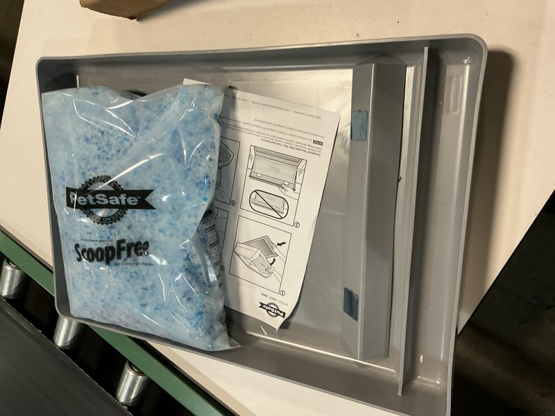 Condition photo showing Good Condition for petsafe scoopfree reusable tray with crystal litter - reduces waste - durable plastic litter insert - fast-acting odor control - easy to clean - self-cleaning litter box compatible fresh reusable tray