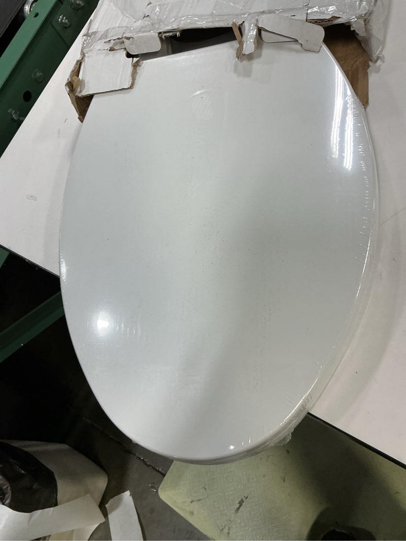 Condition photo showing Good Condition for Elongated Toilet Seat, 18.5” Soft/Slow Close Oval (Oblong) Toilet Seat for Elongated Toilets, No-Slam Quiet-Close Lid, Easy-to-Install & Clean, Durable Never-Loosen White Plastic Seat White Elongated(Oval)
