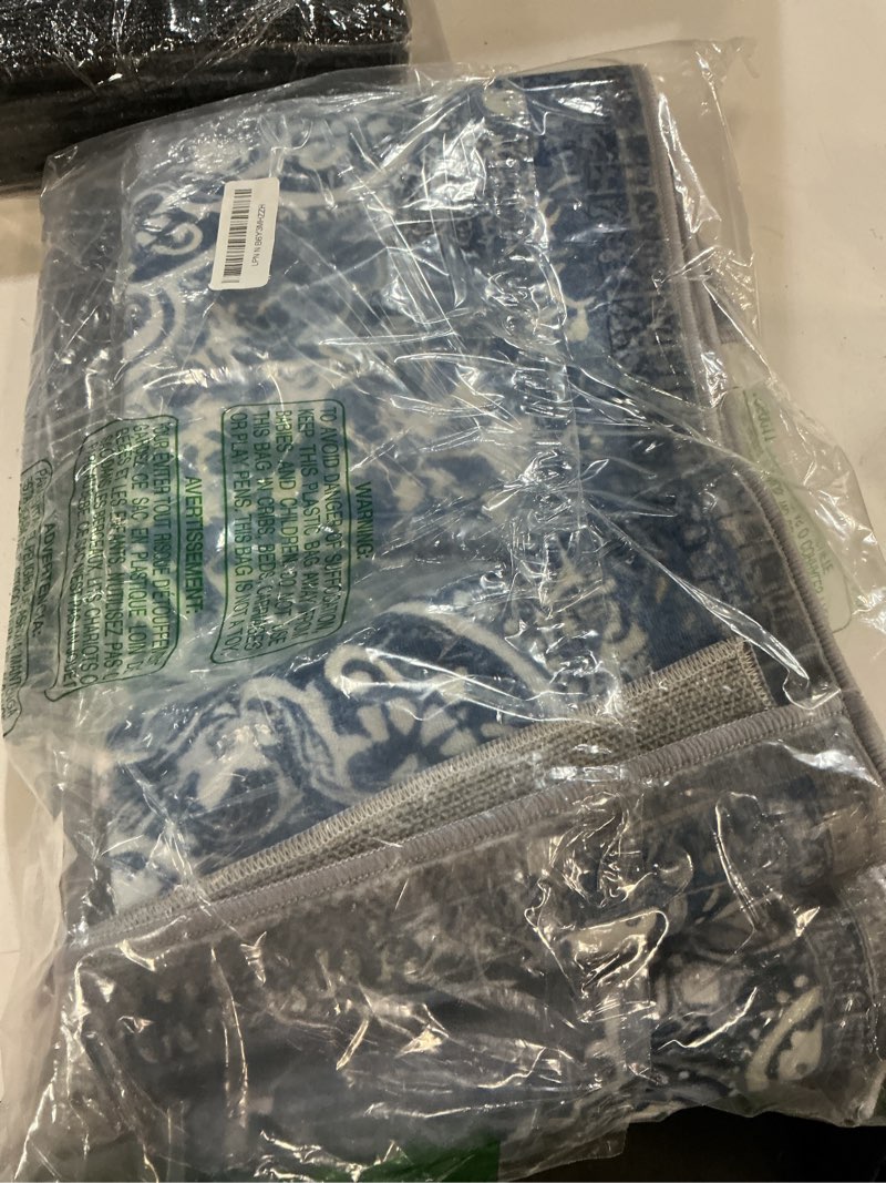 Condition photo showing Good Condition for boho kitchen rug set, 3pcs non slip bohemian kitchen rug, washable kitchen floor mat, indoor and outdoor entryway floor mat, foot mat, living room area rug, home decoration (blue flower)