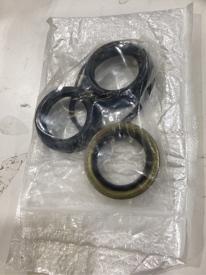 Condition photo showing New/Like New for 6pcs inner outer rear wheel axle seal kit for toyota 4runner pickup t100 tacoma tundra compatible with 90313-48001 90301-88077 90310-50006
