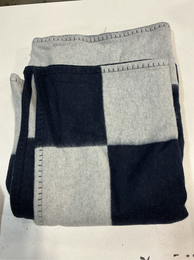 Condition photo showing Good Condition for quince merino wool & cashmere luxury throw, navy 50*60 