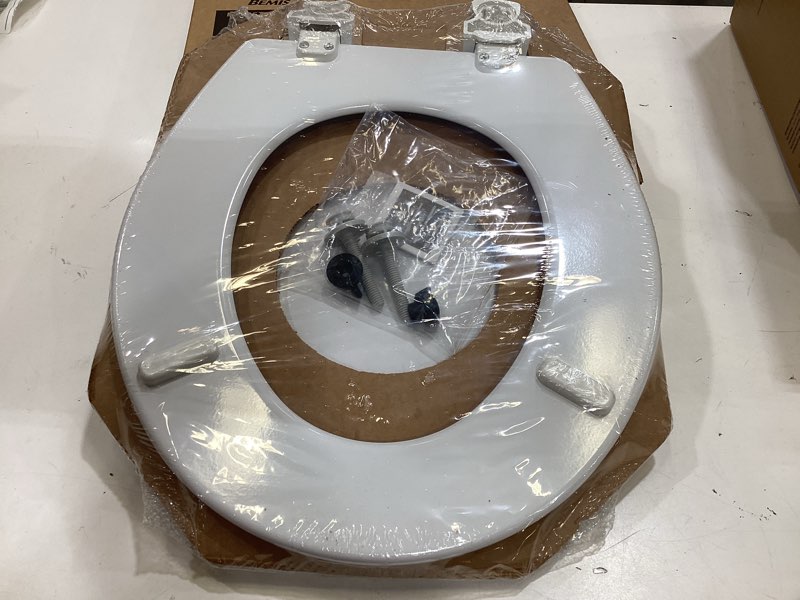 Condition photo showing Good Condition for bemis 500ec 390 toilet seat with easy clean & change hinges, 1 pack round, cotton white