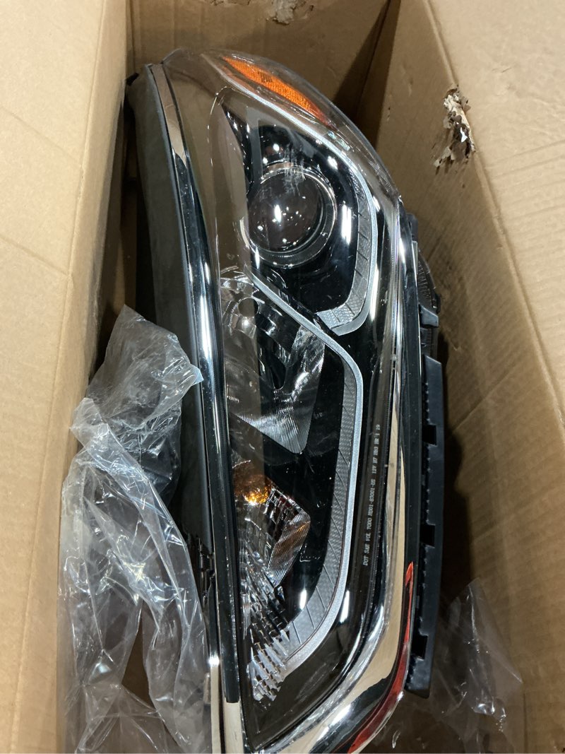 Condition photo showing Good Condition for philtop headlight assembly compatible with 2018 2019 hyundai sonata, left & drive side halogen headlamp without bulbs,black housing amber reflector clear lens,replace# 92101c2500
