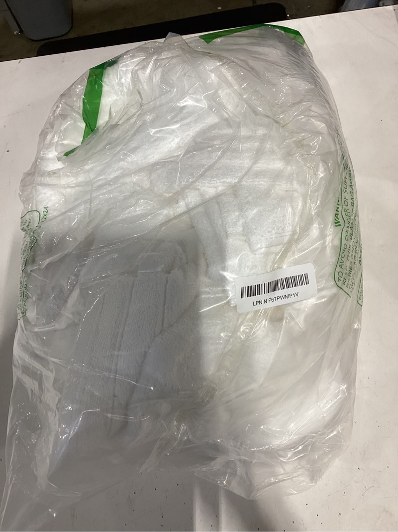 Condition photo showing Good Condition for tens towels pack of 8 towels set, 2 extra large bath, 2 hand, 4 washcloths, 100% cotton, lighter weight, quicker to dry, super absorbent, perfect for bathroom, white