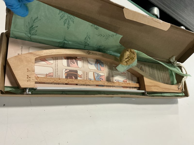 Condition photo showing Good Condition for adjustable bread knife for homemade bread - bread slicer with 1/2-inch and 1-inch thickness guides - 17 inch bread cutter - bow design easy to cutting even slices for sourdough baguettes sandwiches beech color a