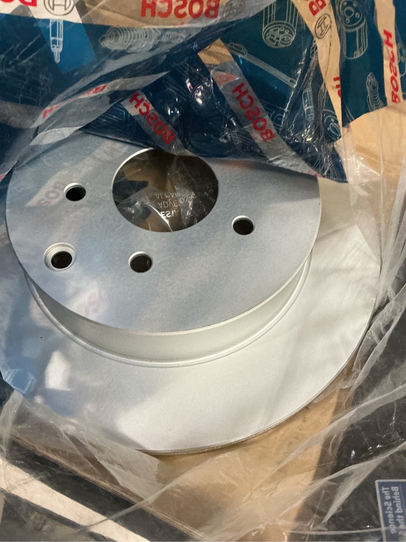 Condition photo showing New/Like New for BOSCH 40011040 QuietCast Premium Disc Brake Rotor - Compatible with Select Infiniti FX35, FX37, FX45, JX35, M35h, M37, M56, Q50, Q60, Q70, QX60, QX70; Nissan Murano, Pathfinder, Quest; REAR - Single