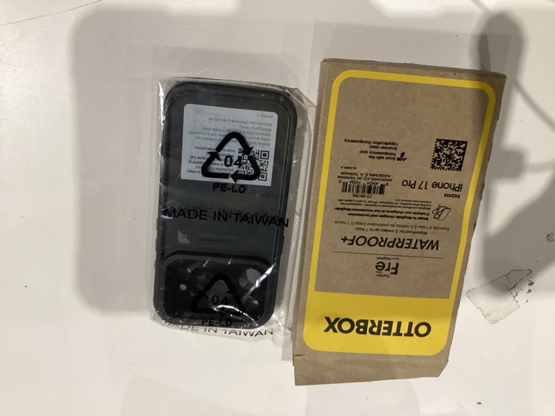 Condition photo showing New/Like New for OtterBox iPhone 17 Pro FR? Series Waterproof Case - Black - Waterproof iPhone Case up to 2 Meters, IP68, Phone Case for Swimming/Snorkeling iPhone 17 Pro Black