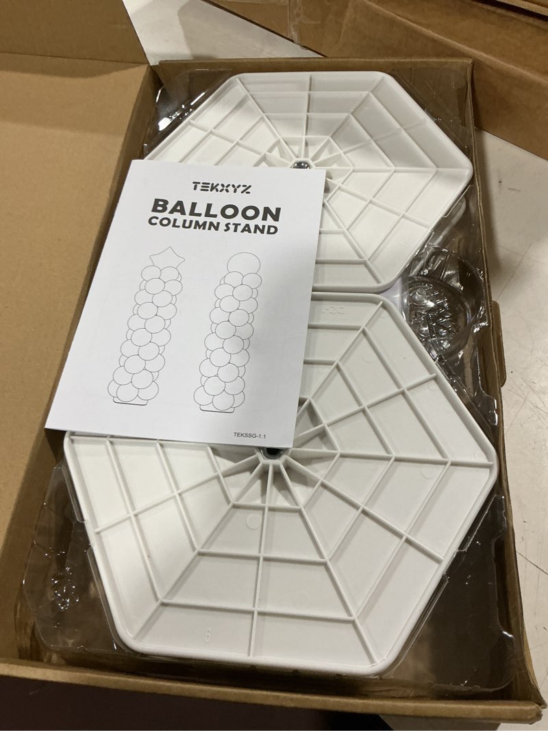 Condition photo showing Good Condition for tekxyz telescoping balloon stand set of 4, 1.5ft to 7ft free adjustable metal balloon column stand for party decorations