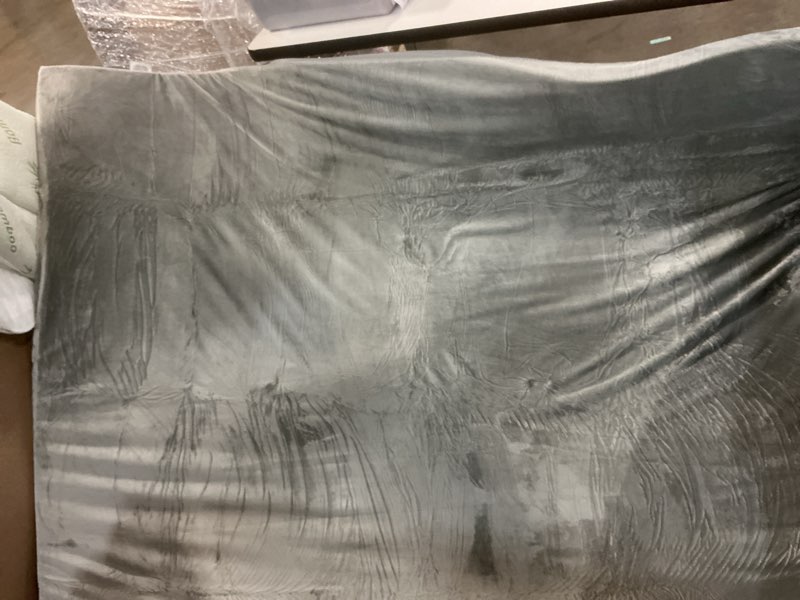 Condition photo showing As Is for ACOMOPACK Baby Play Mat, 1.3\"Thick Memory Foam Area Rug, Soft Coral Velvet Baby Crawling Pad With Non-Slip Backing, 59\"X79\" Tummy Time Mat, Tatami Padded Carpet, Baby Nursery Rug For Toddlers (similar). 