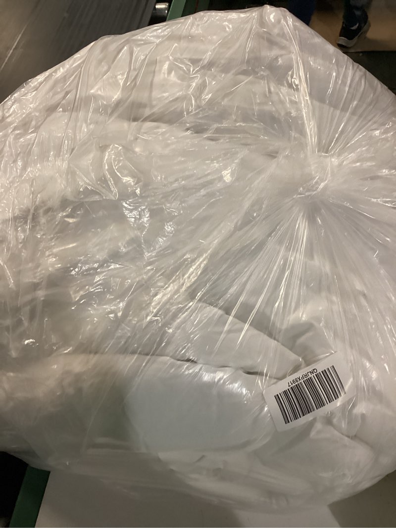 Condition photo showing New/Like New for organic cotton sateen comforter, king/cal king, white