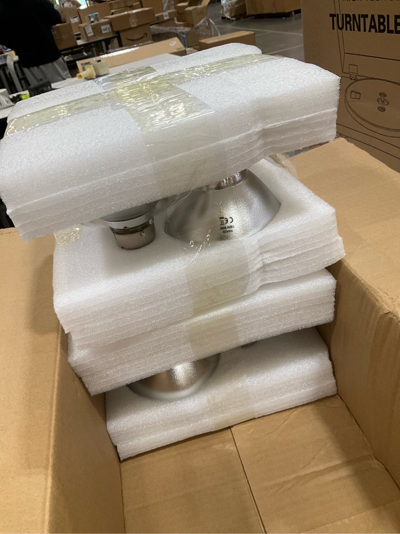 Condition photo showing Good Condition for par38 halogen flood light bulbs dimmable, 8 pack, 90 watt 120v, 2800k warm white for indoor and outdoor floodlight bulb, e26 base bulbs 4050lm par38-90w-8p