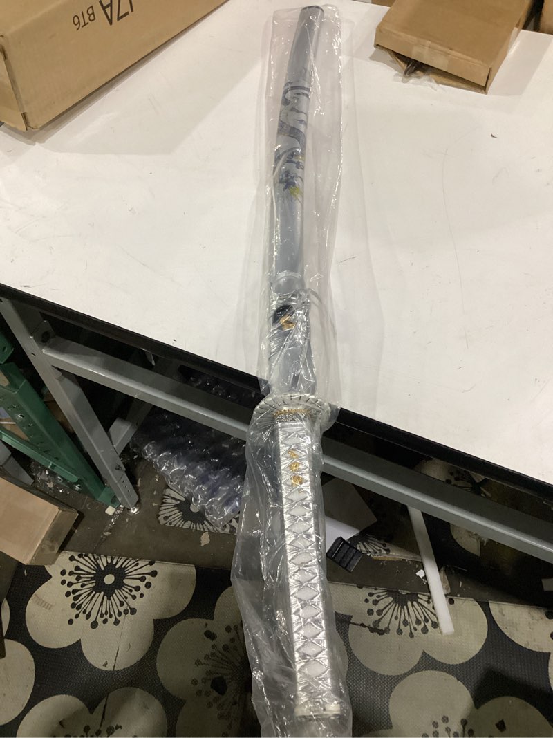 Condition photo showing Good Condition for kamaiwo-1045/1060 full tang?japanese samurai swords are a unique gift for men - real katana sword makes a memorable for martial arts enthusiasts or sword collectors silvery