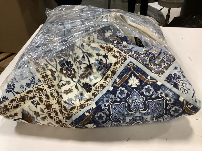 Condition photo showing Good Condition for Stone Cottage - King Quilt Set, Reversible Cotton Bedding with Matching Shams, Lightweight Home Decor for All Seasons (Arell Blue, King)