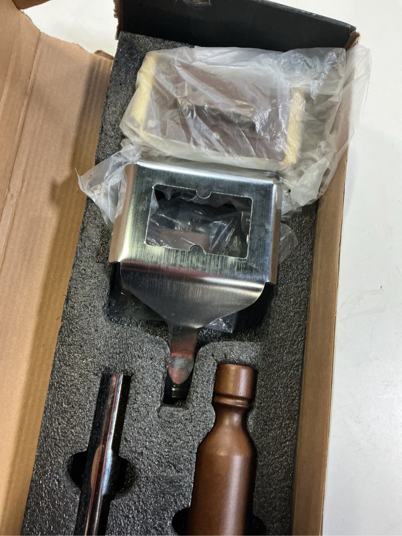 Condition photo showing Good Condition for east oak grill brush