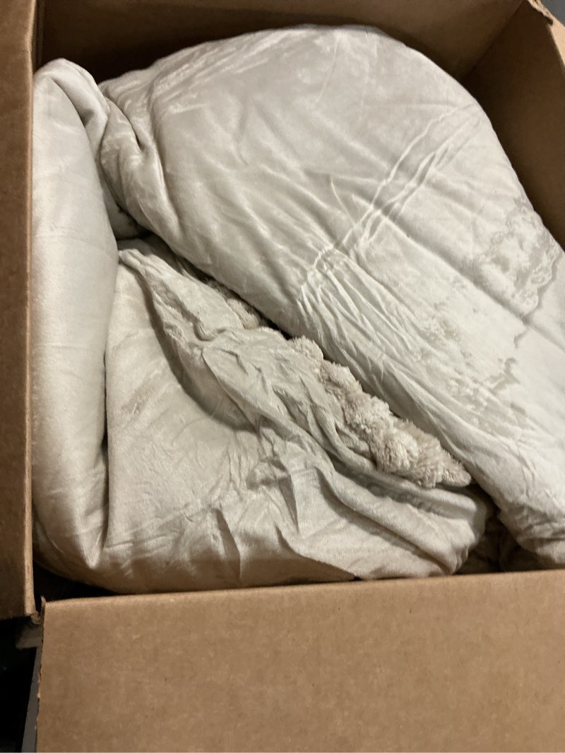 Condition photo showing Good Condition for bedelite fleece king comforter set -super soft & warm fluffy linen bedding, luxury fuzzy heavy bed set for winter with 2 pillow cases linen king