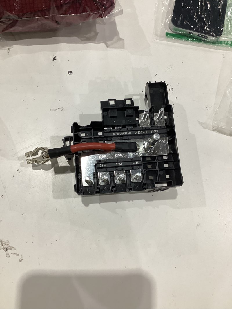 Condition photo showing Good Condition for distribution box fuse block compatible with chevrolet silverado gmc sierra replace reference