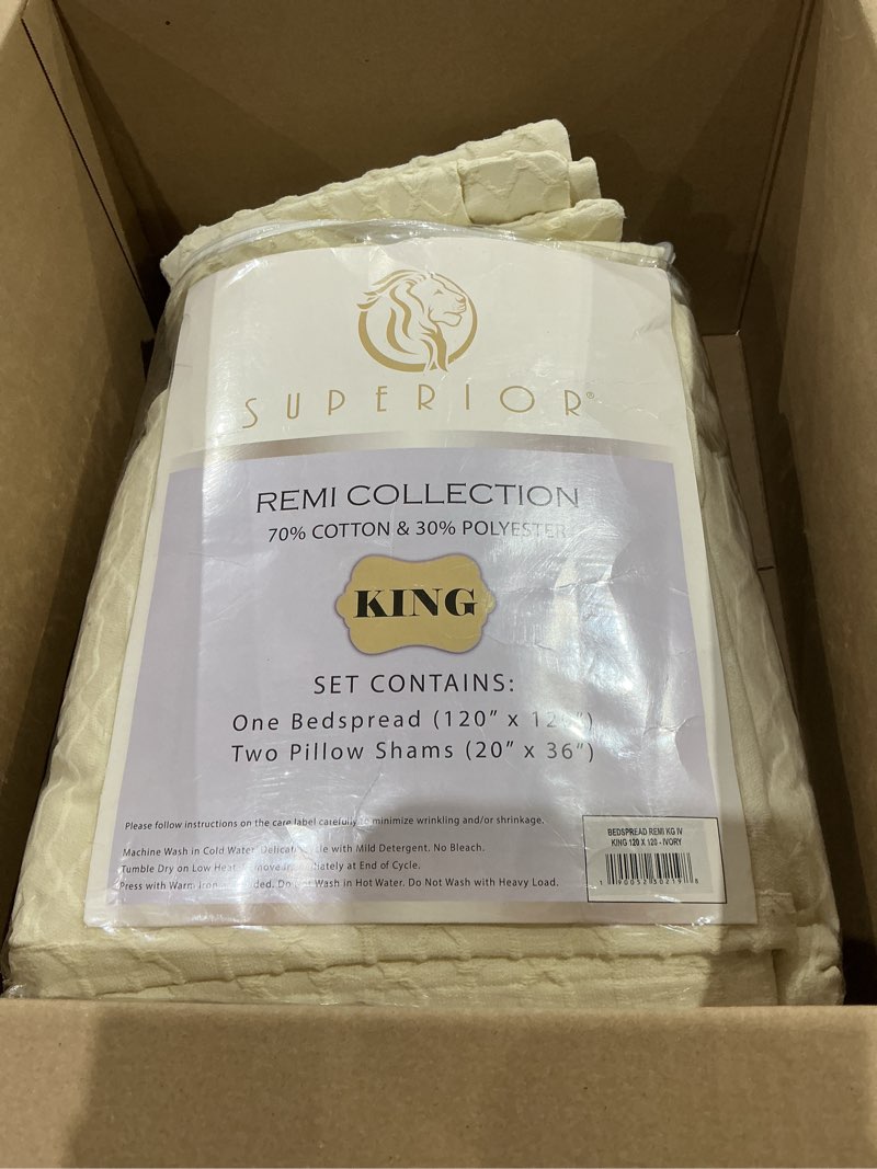 Condition photo showing Good Condition for superior remi cotton blend 3 piece bedspread set, home bed decor, oversized bedspread, 2 pillow shams, medium weight blanket, geometric fringe, matelasse coverlet, bedding essentials, king, ivory ivory king