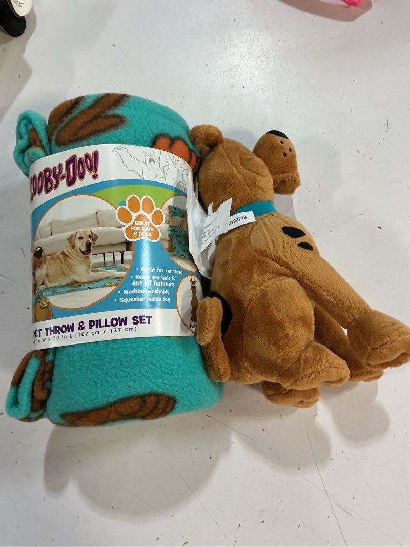 Scooby-Doo Pet Throw and Pillow Set