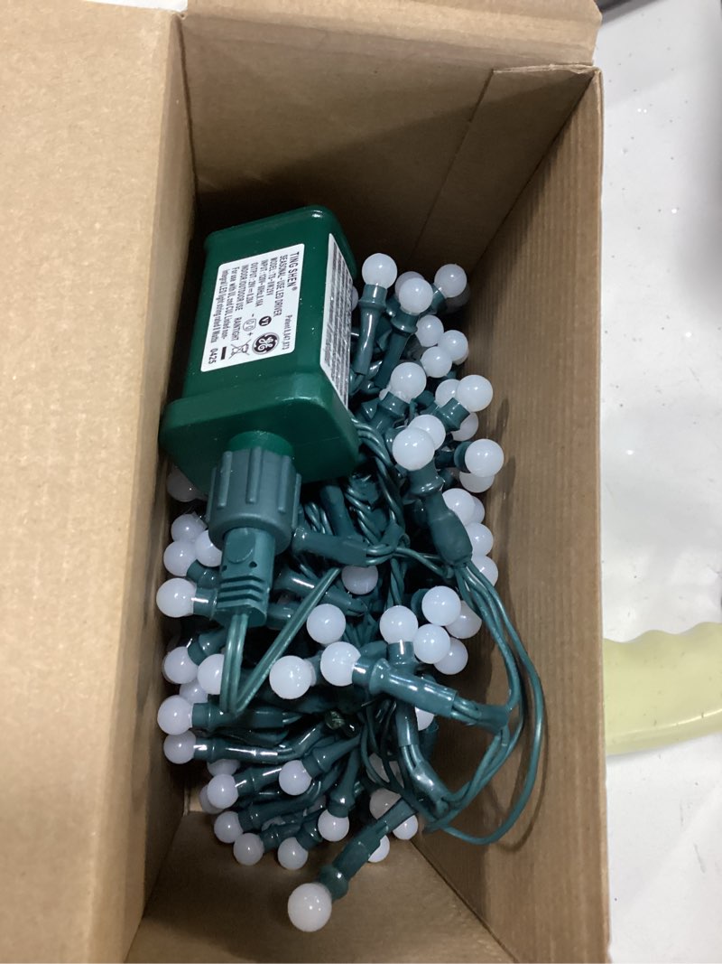 Condition photo showing Good Condition for GE Color Choice 300 -Count 25-ft Color-changing White/Multicolor LED Plug-In Christmas String Lights Item #5270950 | Model