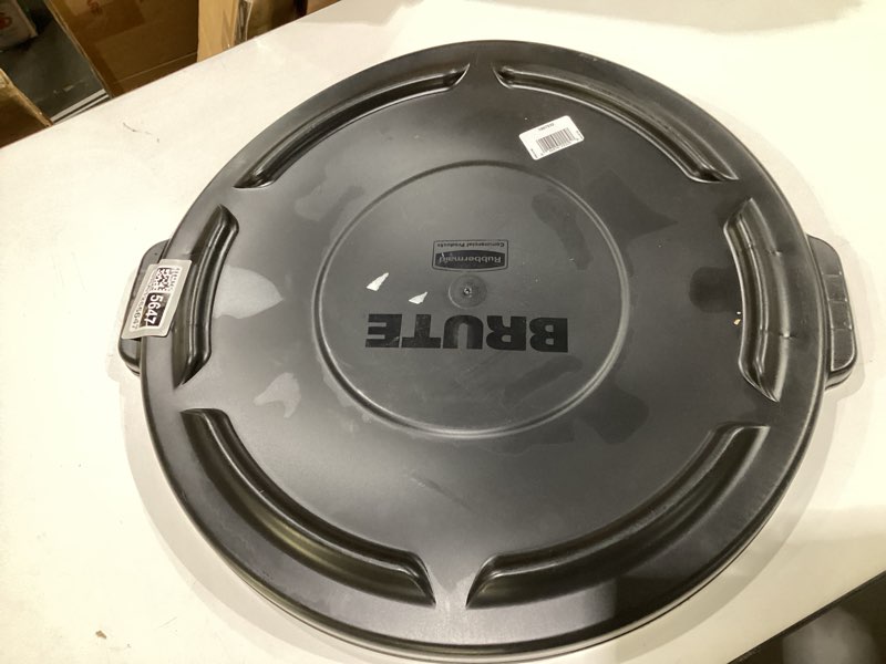 Condition photo showing Good Condition for Rubbermaid Commercial Products Brute Trash Can Dome Lid Blue 32-Gallon Black Compatible with The Rubbermaid Heavy Duty 32 Gallon Garbage Bins Black 32 Gallon Lid