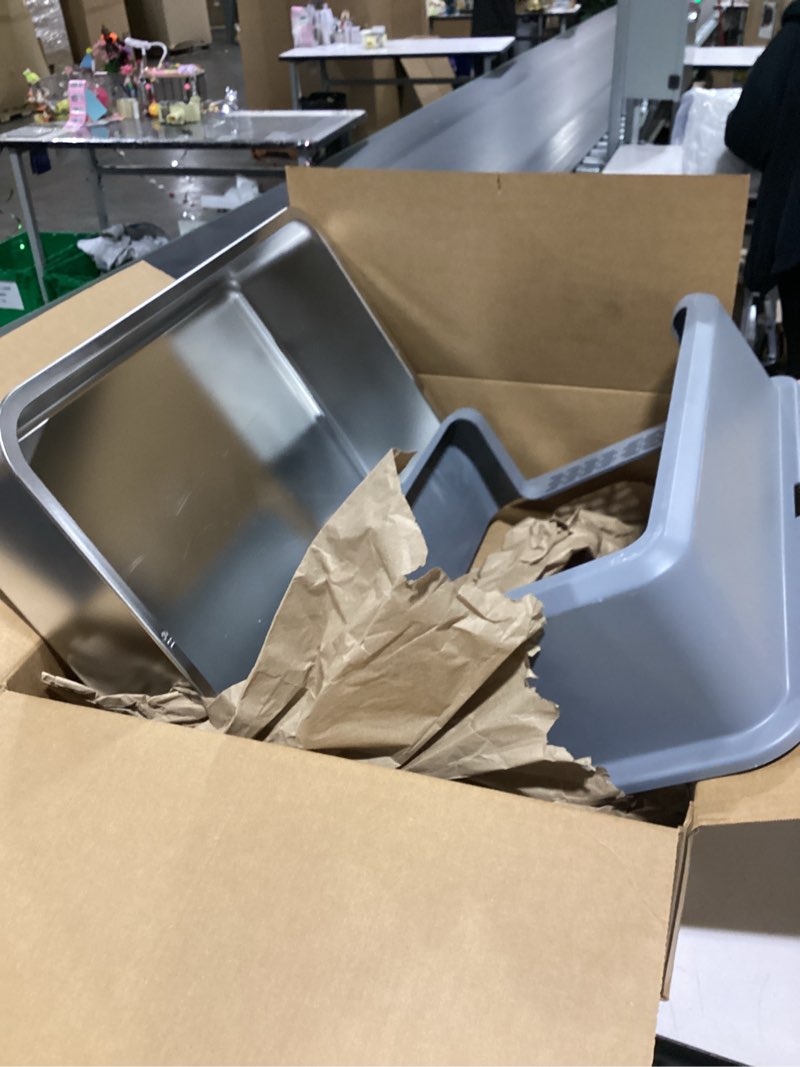 Condition photo showing Good Condition for fabater stainless steel, high walls litter pan with detachable lid and scoop, open pet litter box, easy to clean (large gray)
