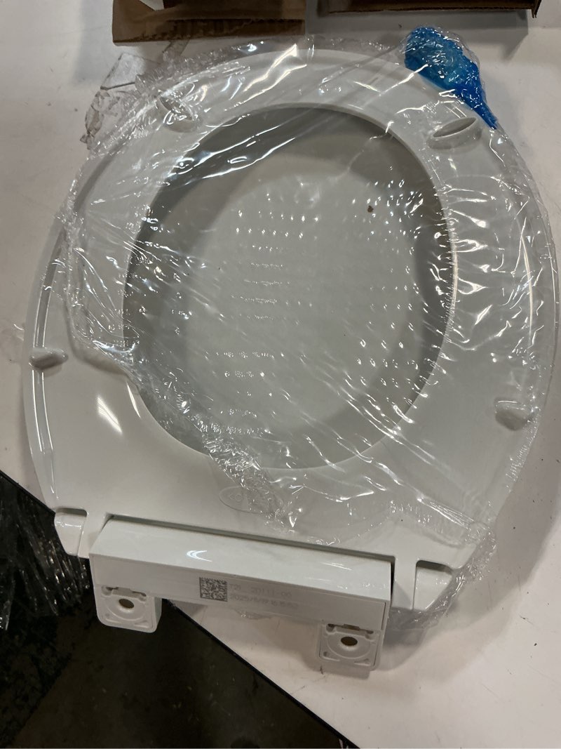 Condition photo showing Good Condition for KOHLER 20111-0 Brevia, Slow Close Toilet Seat, Round Toilet Seat, Grip-Tight Bumpers Quick-Attach Hardware, White