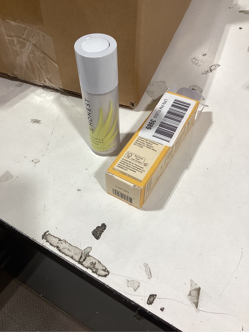 Condition photo showing As Is for honest beauty vitamin c radiance serum, improves brightens skin tone and complexion, gentle for sensitive skin, fragrance-free, vegan, 1 fl oz