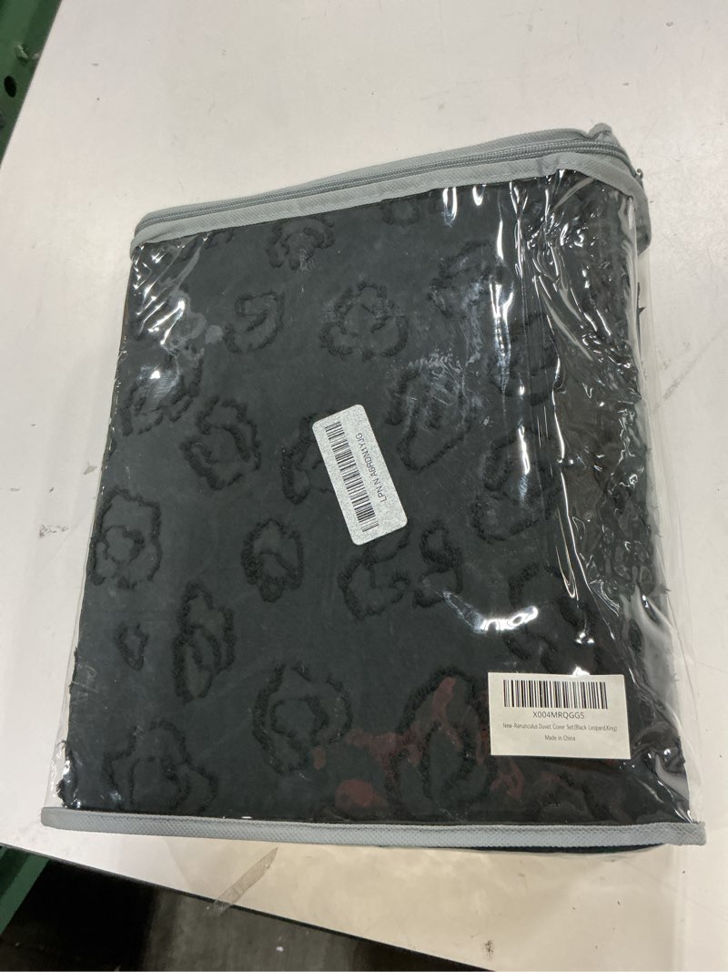 Condition photo showing Good Condition for ranunculus tufted duvet cover set king size, black duvet cover with button closure & 2 pillow shams for all seasons, lightweight soft leopard print textured (black,104"x90") 04 - black leopard (no comforter) king (104"x90")