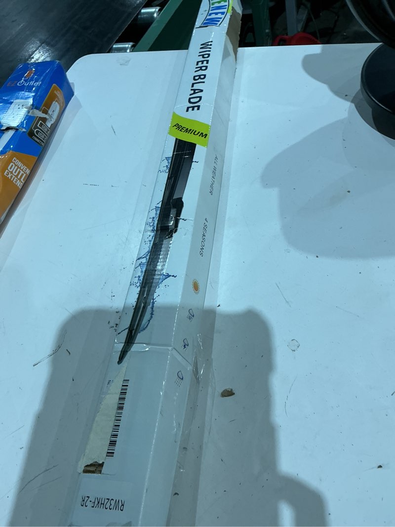 Condition photo showing As Is for european wiper blade (pack of 2)