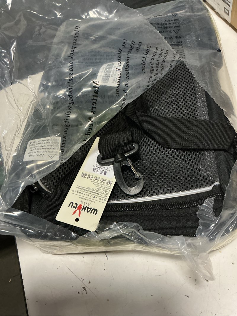 Condition photo showing Good Condition for wakytu tsa approved pet carrier for small cats and dogs,17.7x11x8.3, black | 3 entrances & 5 vents, waterproof rip-stop, anti-escape locks, padded strap,plane underseat,cat dog carrier