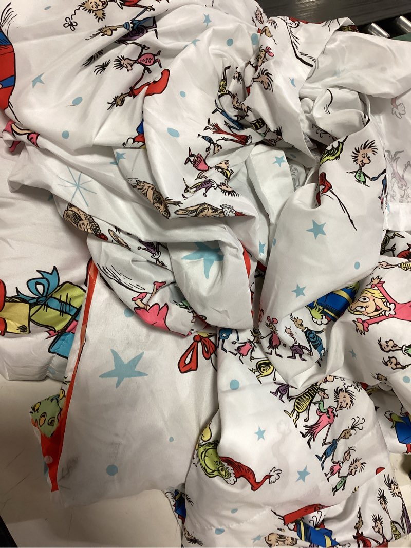 Condition photo showing Good Condition for Franco - The Grinch by Dr. Seuss Super Soft Sheet and Quilt Set with Pillowcase for Festivities and Christmas, 7 Pieces, Double Size (Official Product of Dr. Seuss)