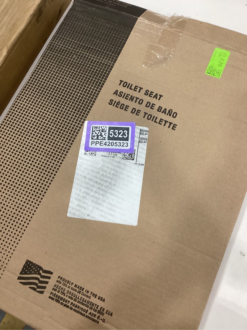 Condition photo showing Good Condition for bemis 730slec slow close toilet seat, easy clean hinges and durable plastic seat, made in usa, round, white