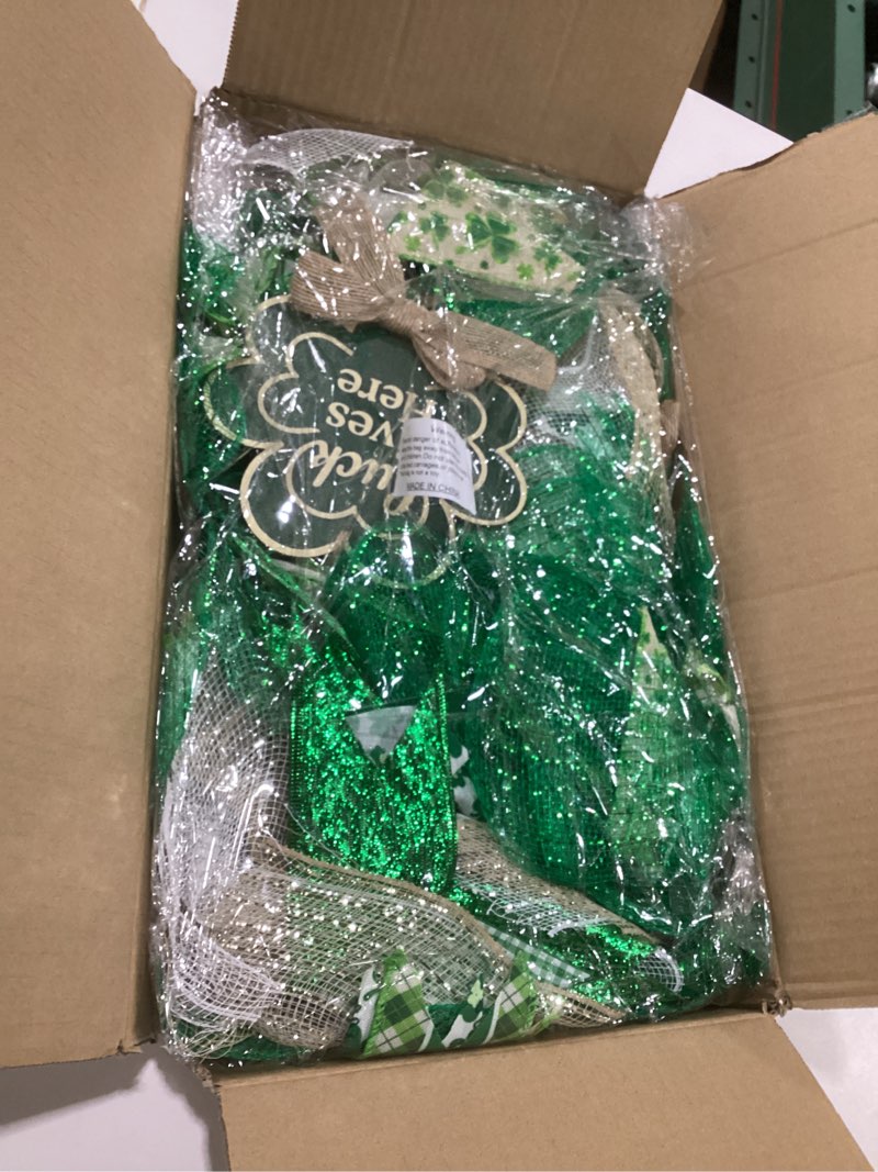 Condition photo showing Good Condition for 18 Inch St. Patrick's Day Decorations Wreath, Handcrafted Shamrock Wreath for Front Door with Light, Clover Artificial Design, Lucky Irish Porch Decor, Wall, Entry, Party Holiday Display