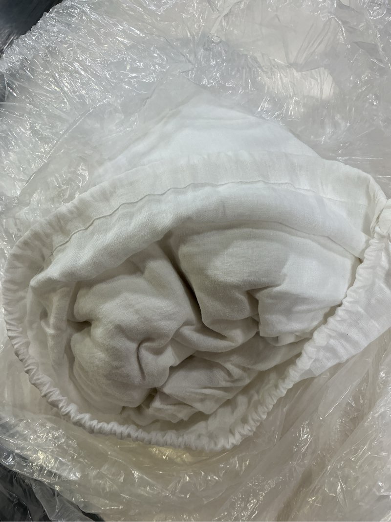 Condition photo showing Good Condition for european linen duvet cover, king/cal king, white