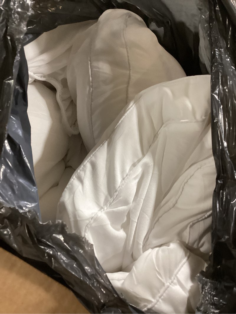 Condition photo showing Good Condition for queen size mattress pad pillow top mattress cover quilted fitted mattress stretches up 8-21" deep pocket cooling mattress topper
