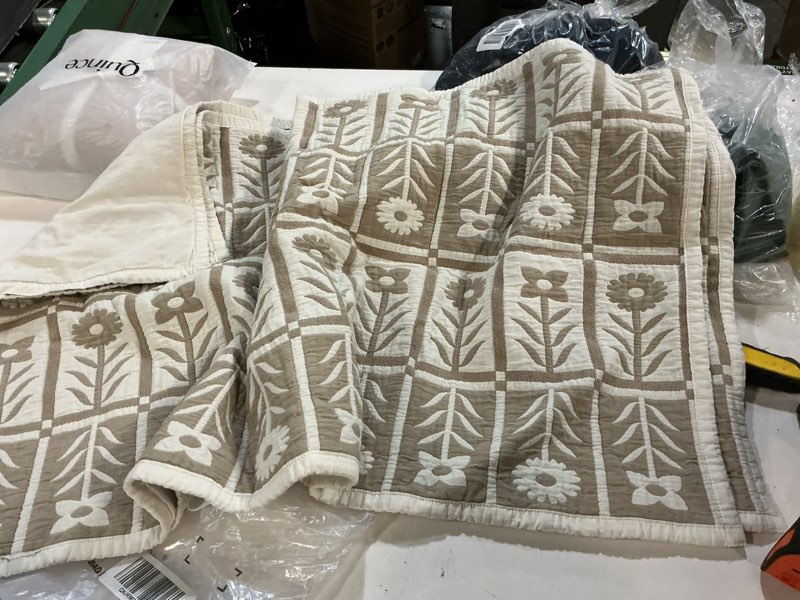 Condition photo showing Good Condition for jacquard floral coverlet shams / king