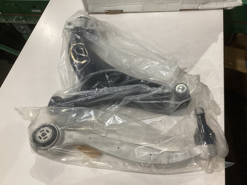 Condition photo showing New/Like New for moog rk623477 control arm