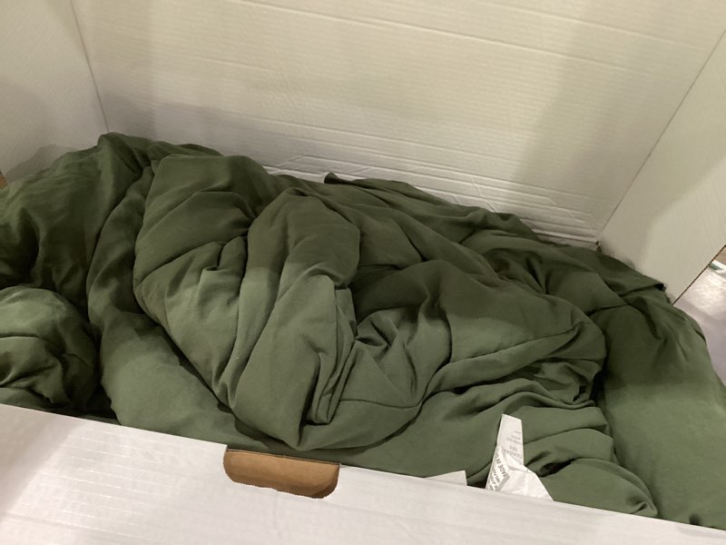 Condition photo showing As Is for used incomplete bedsure oversized king comforter set, dark green soft prewashed bedding for all seasons, 3 pieces gentlesoft™ bed set, 1 lightweight comforter (120\"x98\") and 2 pillowcases (20\"x36\") oversized king(120\"x98\") 03 - dark green