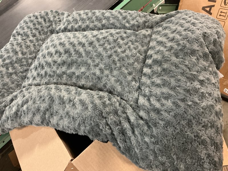 Condition photo showing Good Condition for Washable Dog Bed Mat Reversible Dog Crate Pad Soft Fluffy Pet Kennel Beds Dog Sleeping Mattress for Large Jumbo Medium Small Dogs, 42 x 28Inch, Grey Grey