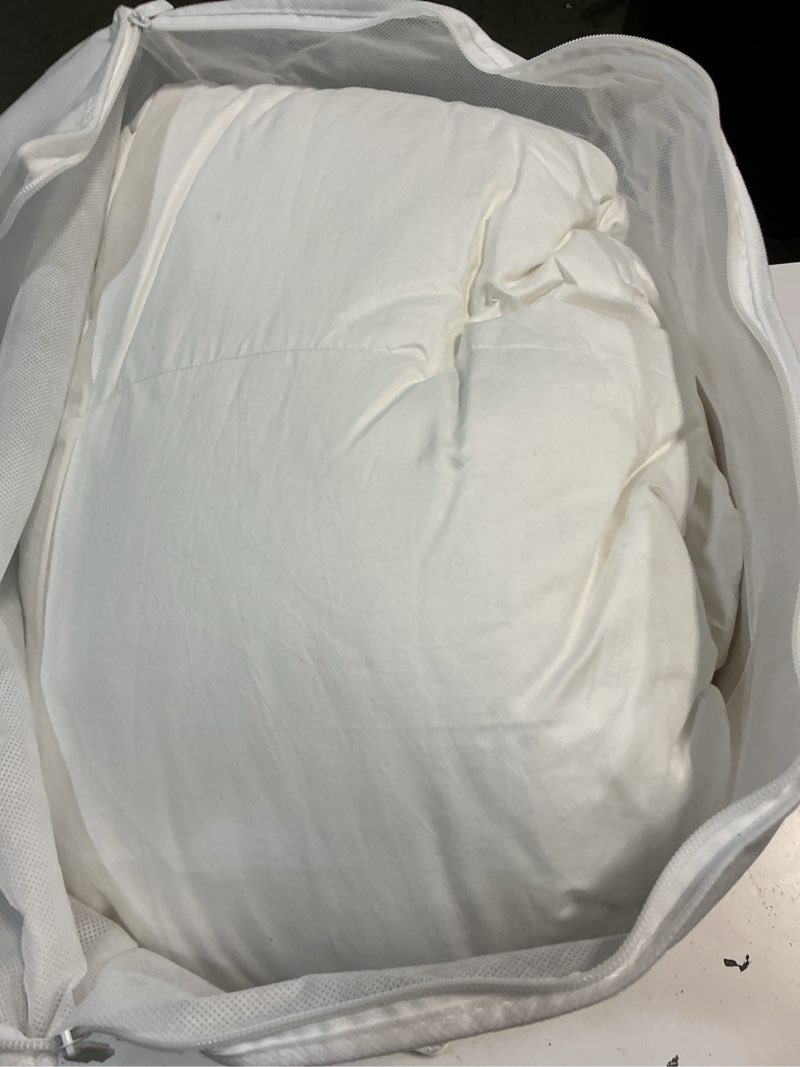 Condition photo showing Good Condition for quince premium down alternative duvet insert, king  white
