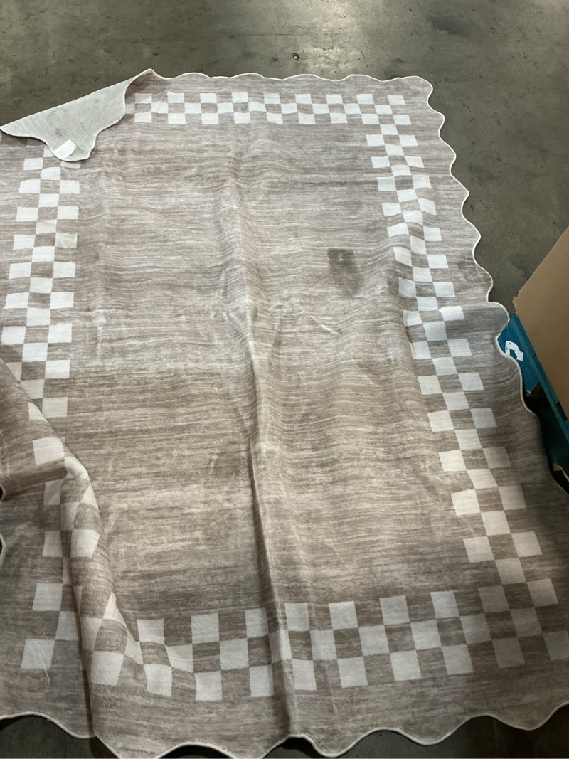 Condition photo showing As Is for garveehome washable rug 5x7 for living room large bedroom scalloped rug non slip stain resistant modern border throw carpet soft boho rug for dining room nursery home office, fog scalloped fog/ivory 5' x 7' (rectangular)