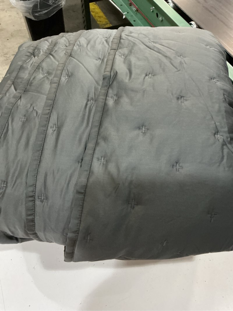 Condition photo showing Good Condition for quince (only 1 pieces) bamboo dream quilt set, full/queen, charcoal
