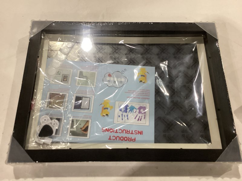 Condition photo showing New/Like New for Kids Art Frame, 18.1 * 13.4in, kids artwork frames changeable Picture, Children Art Picture Frame With 0.79in Storage for Display Photo With acrylic transparent plate Black B