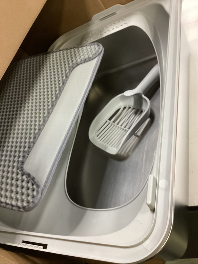 Condition photo showing Good Condition for olixis stainless steel cat litter box with lid, large cat litter box for big cats, high wall sides, anti-urine leakage, easy cleaning, scoop and mat included, light gray light gray 23.6 x 15.7 x 11.8 inches